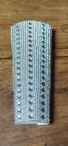 Glänzende strass - /,